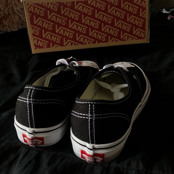 Hello Kitty Vans - Picture 2 of 4